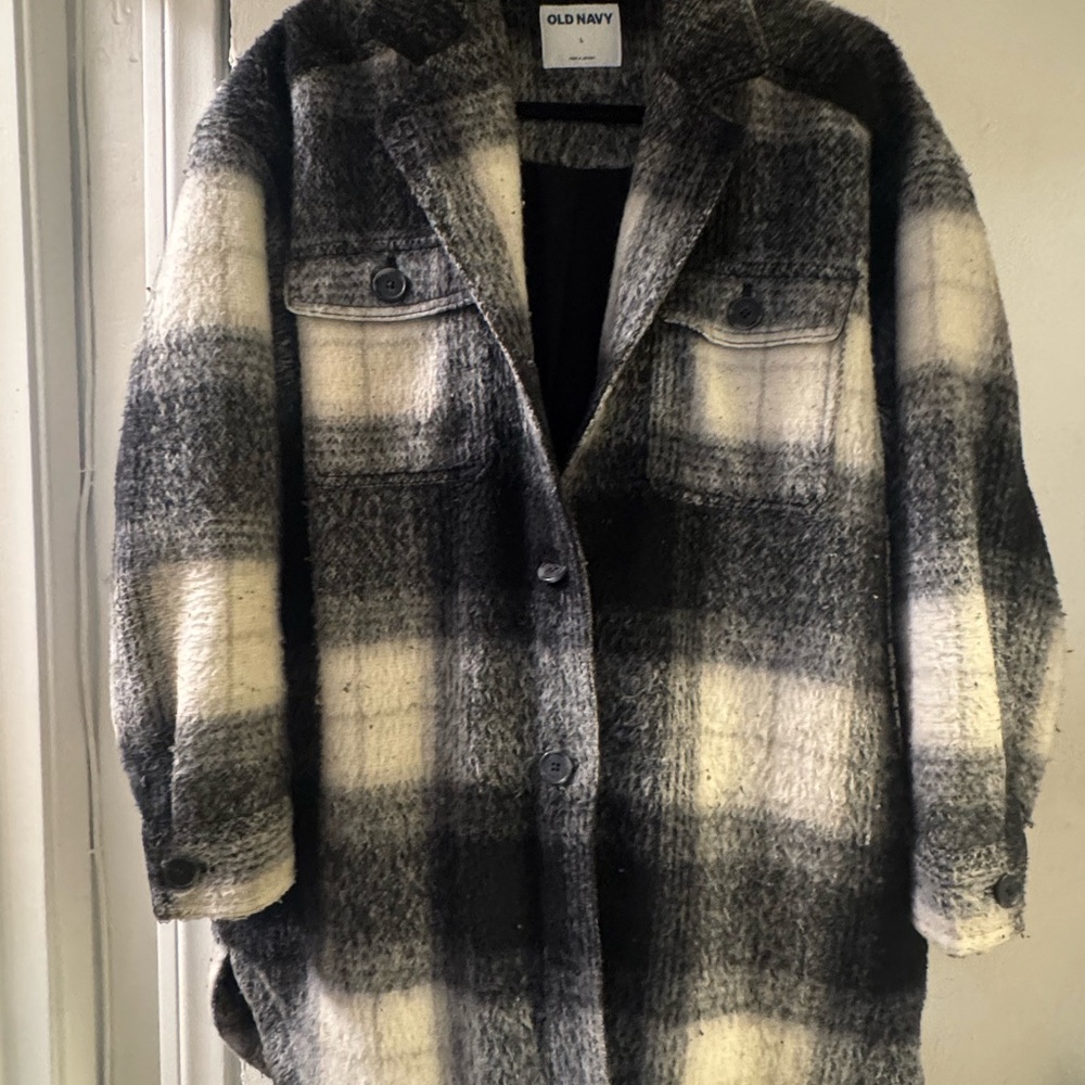 Old Navy Women's Checkered Teddy Jacket - Black and Cream